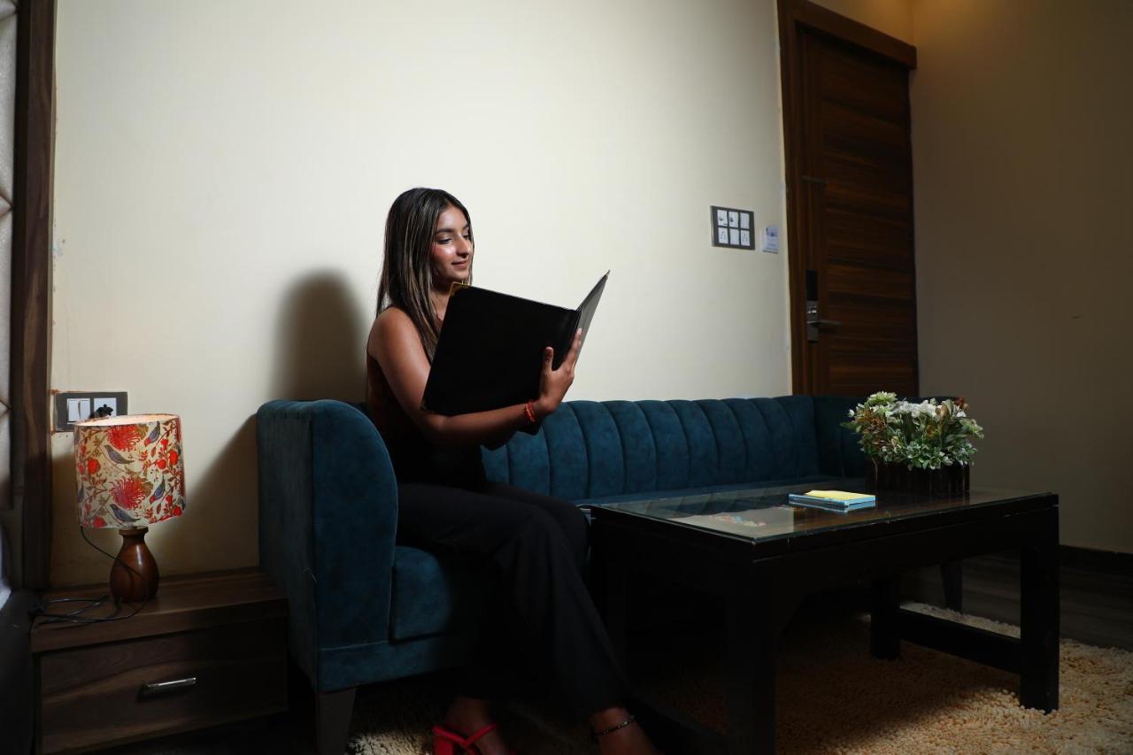 Hotel Perfectstayz Premium @harkipauri Road 3*